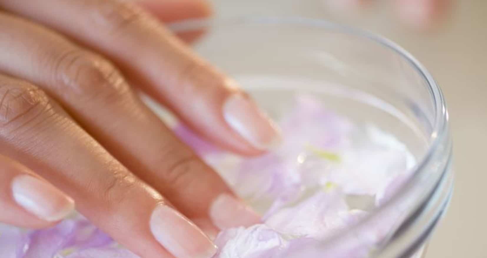 Quels soins des ongles entre deux manucures ?