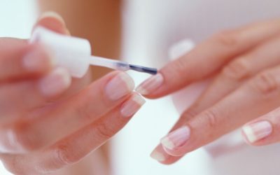 Comment réparer facilement un ongle cassé ?