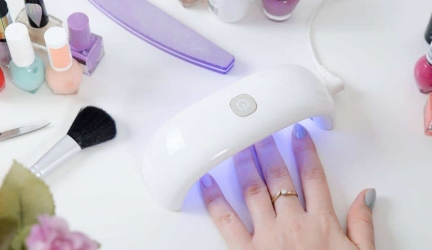 Vernis semi-permanent ou gel UV, lequel choisir ?