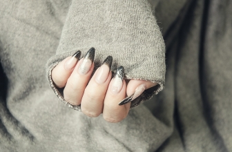 Différence Entre les Ongles en Acrylique et les Ongles Sculptés